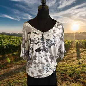 Juicy Couture Sultry V-neck Tee, Size Medium